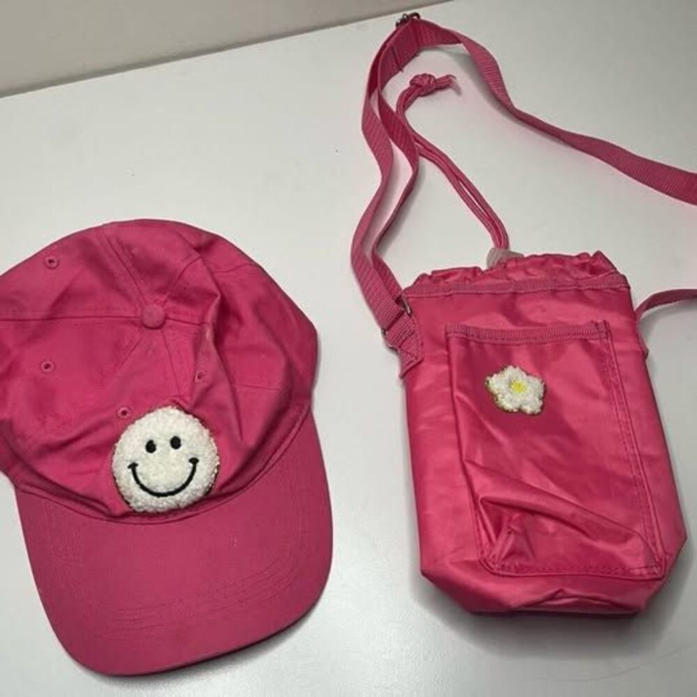 Pink smiley Face Hat & Flower Water Bottle Holder